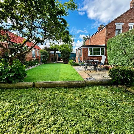Luxury Isla Cottages, Bourne! Dog-Friendly, Countryside Views, Garden, Parking, 5Mins Pubs - Family Holiday Exterior foto